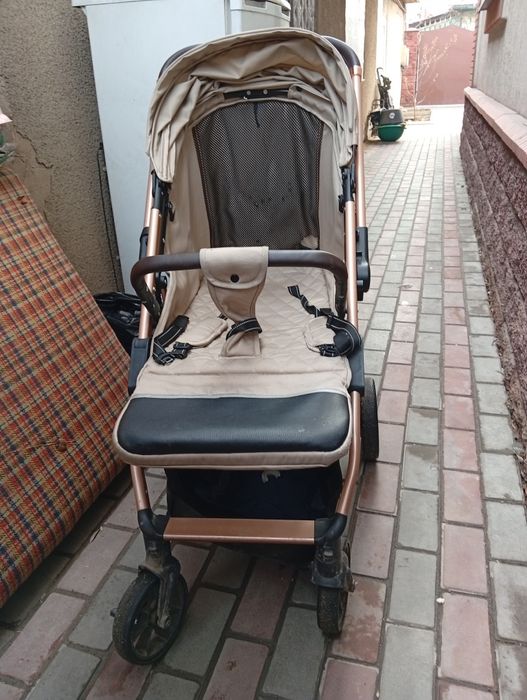 Коляска прогулочная