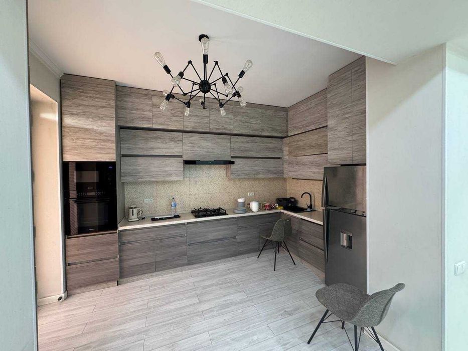 Сдаётся в аренду просторная 5-комнатная кв в жк Zarafshon на Юнусабаде