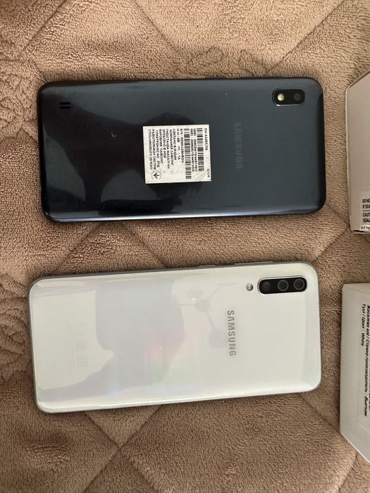 Продам 2 телефона