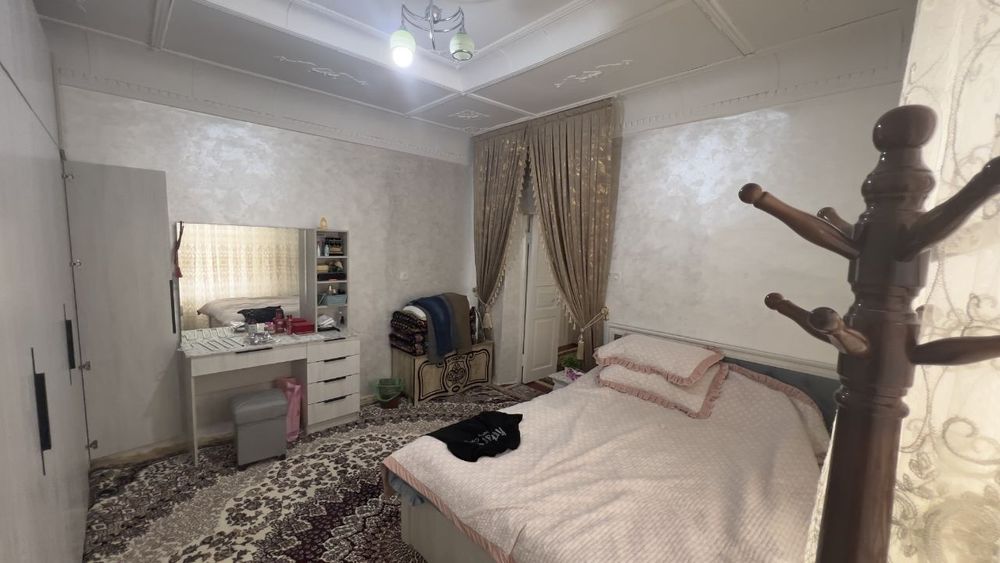 Uy sotiladi. Judayam fayzli uy. Yana kelishamiz