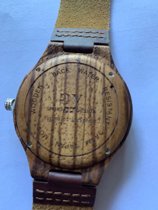 часовник от дърво