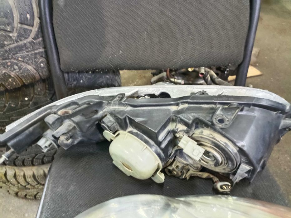 Фары Subaru outback 2008-9 USA американец