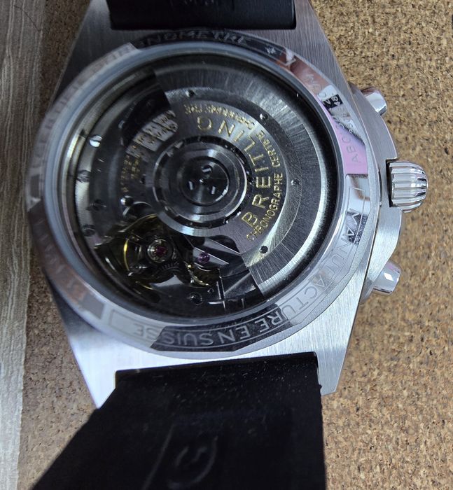 Breitling Chronomat 42 Chronograph Panda
sticlă de safir
