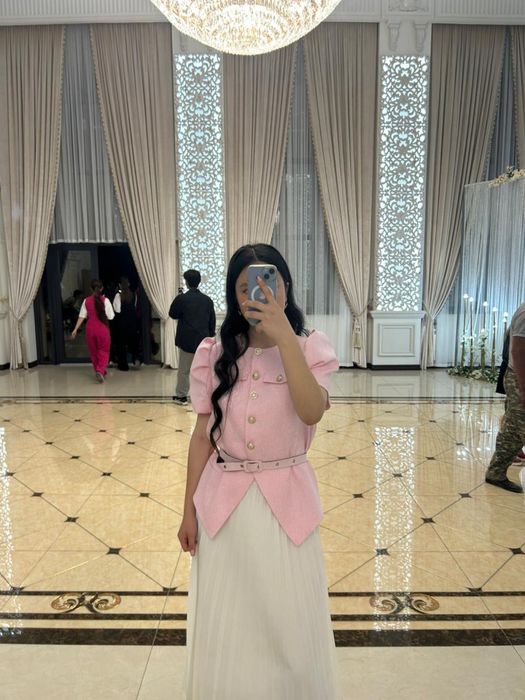 1ақ рет киілген.