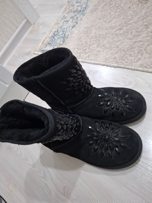 Уги етік сатылады.