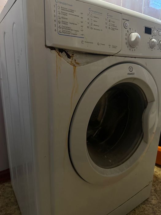 Б/у стиральная машина Indesit