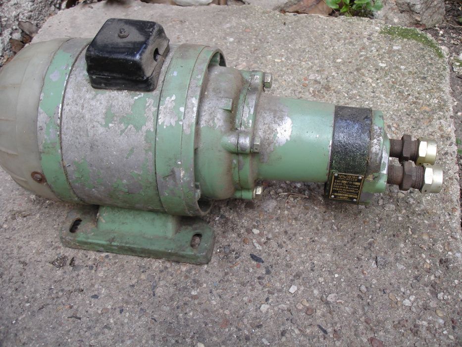 Трифазен електромотор, електродвигател с маслена помпа