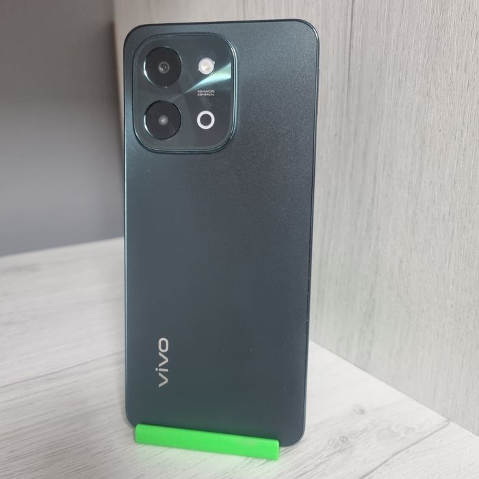Телефон Vivo Y28