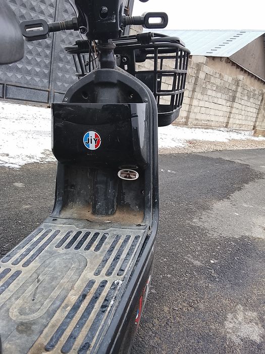 Электро скутер на ходу