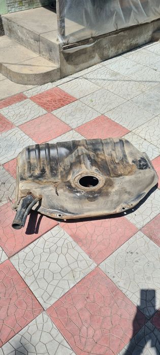 Продам запчасти на ниссан