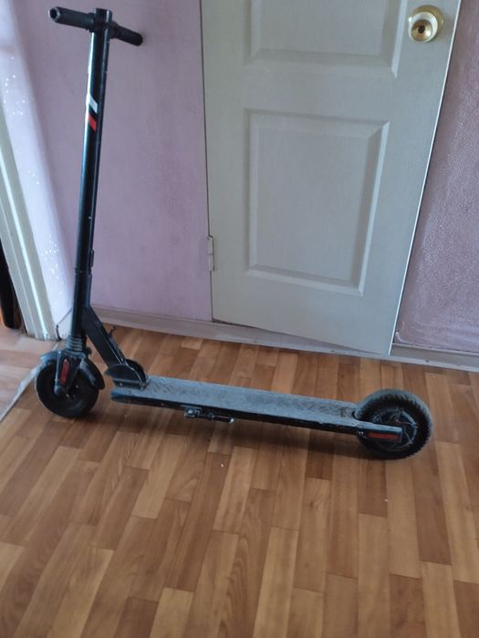 Продаю электросамокат