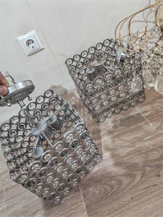 Продам люстры 2 шт