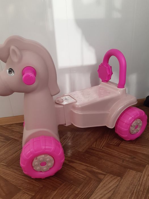 Продам каталку лошадку