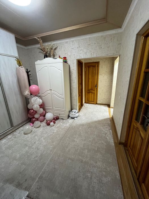 Продается 3-комнатная квартира с  xорошим ремонтом на Ц квартале