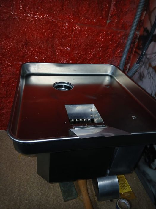 Морозильник холодильник. Мясорубка