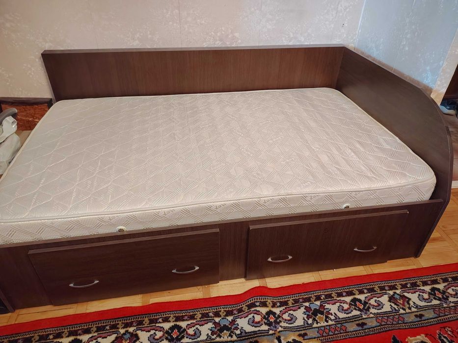 Vând Pat din PAL