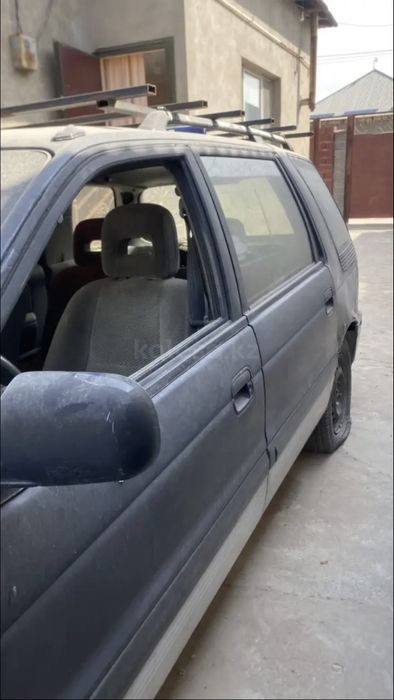 Mitsubishi Space Wagon, 1994 года