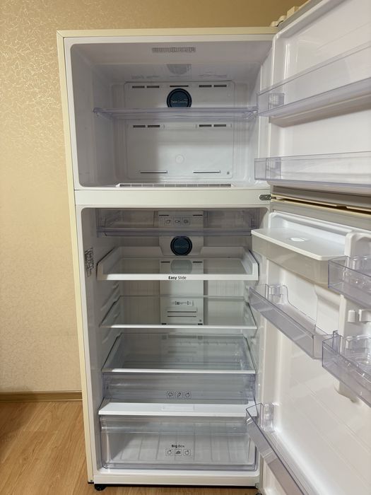 Продаю б/у холодильник Samsung RT53K6510EF