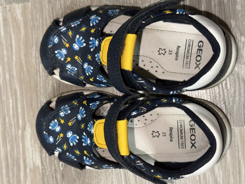Продам сандалии Geox 23 рр
