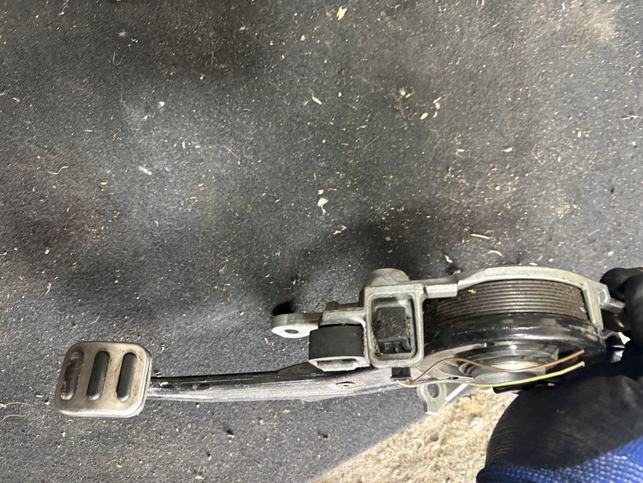 Vw phaeton 3.0tdi 2005 година Педал Ръчна Спирачка