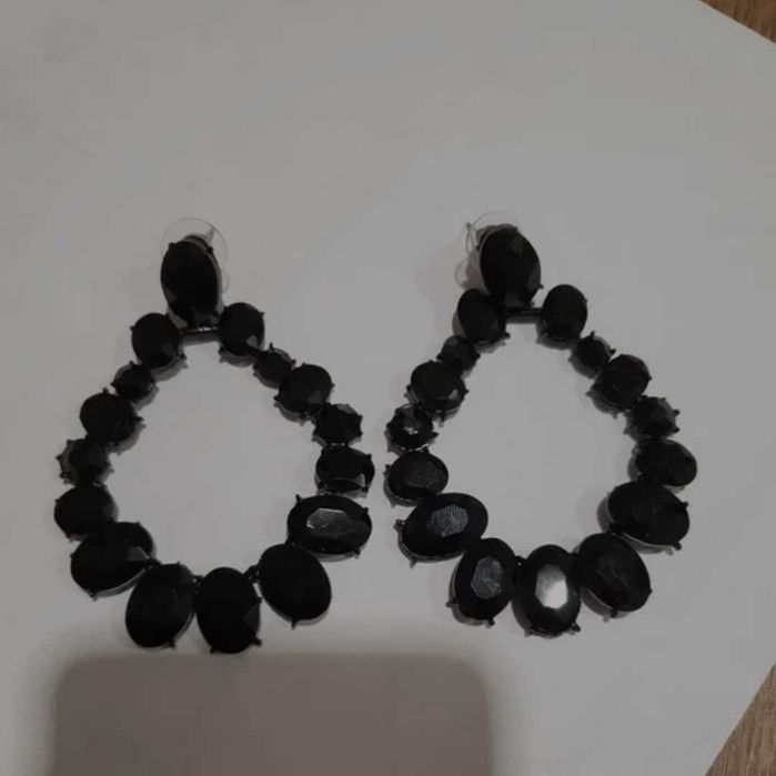 Cercei mari eleganti