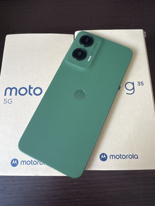 Moto G35 5G 256 GB - чисто нови с 3 години гаранция
