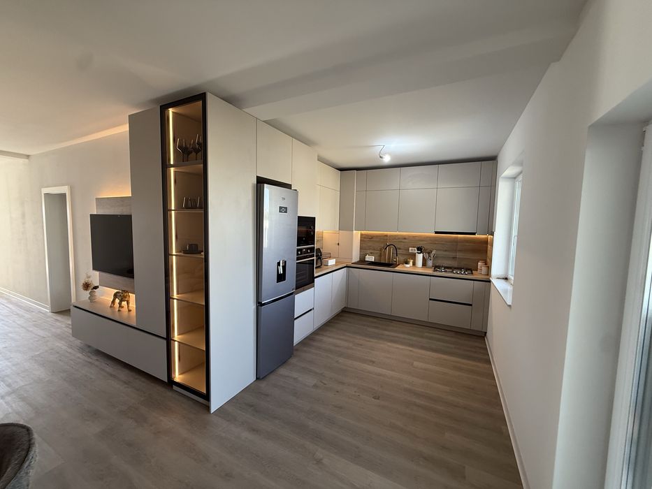 Bucatarie moderna cu LED - Timisoara (pe comanda)