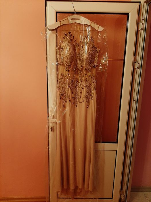 Уникална официална рокля с камъни