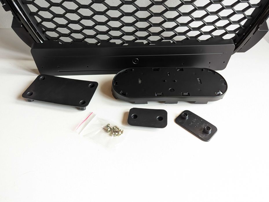 Решетка Без емблема АУДИ А3 8P Фейслифт МАТ AUDI A3 8П 08-13 Пчелна