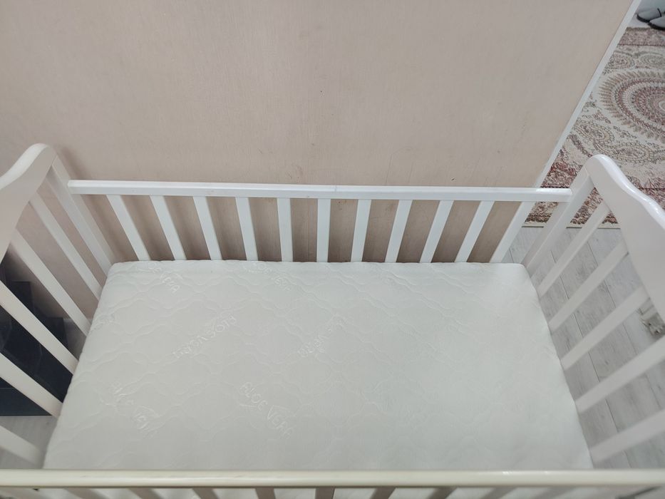 продам детскую кроватку