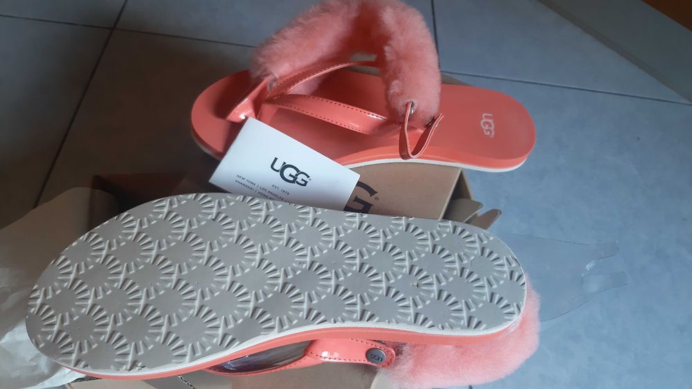 Дамски обувки UGG и REPLAY