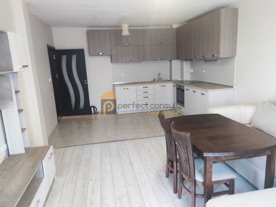 Продава се Тристаен апартамент в Пловдив, Южен - 105 кв.м за 1381 €/кв.м - Снимка #2