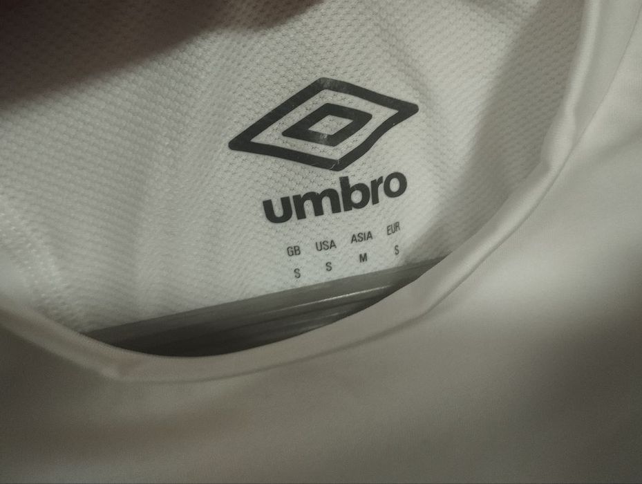 Компрессионная футболка Umbro (ориг). S размер. В отличном состоянии