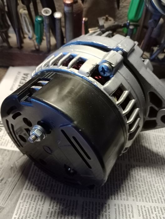 Продам генератор Audi мотор 2,3