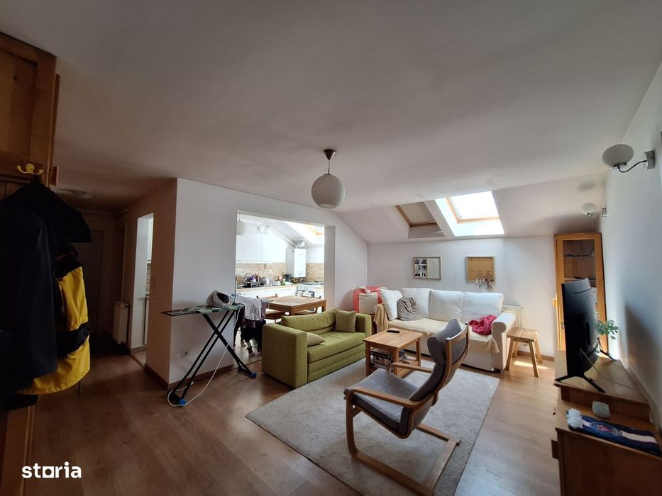 Apartament cu 3 camere, 67 mp, balcon, zona Terra