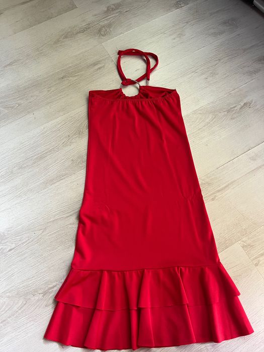 Червена рокля леко ластична