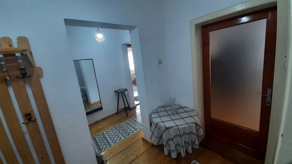 Închiriez apartament doua camere