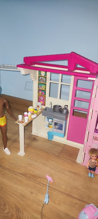 Продам дом складной для кукол формате Барби