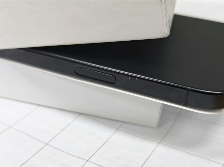 КАТО НОВ 256GB iPhone 16 Pro Max A1 Гаранция 2026г. Black | Черен