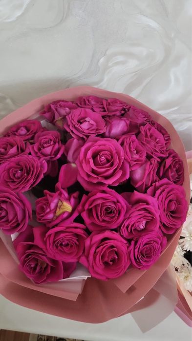 25 крассные розы