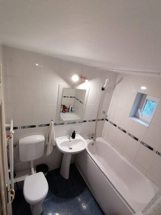 Inchirez apartament cu 3 camere