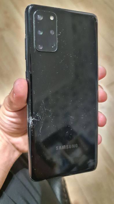 Продается Samsung Galaxy S20+