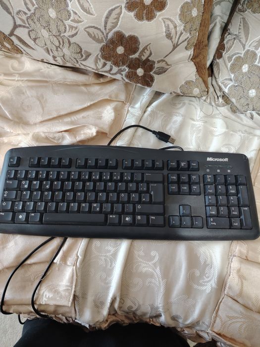 Vând tastatura Microsoft usb