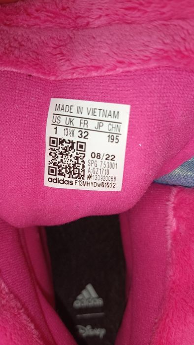 Нови ADIDAS зимни ботуши, 32 номер.