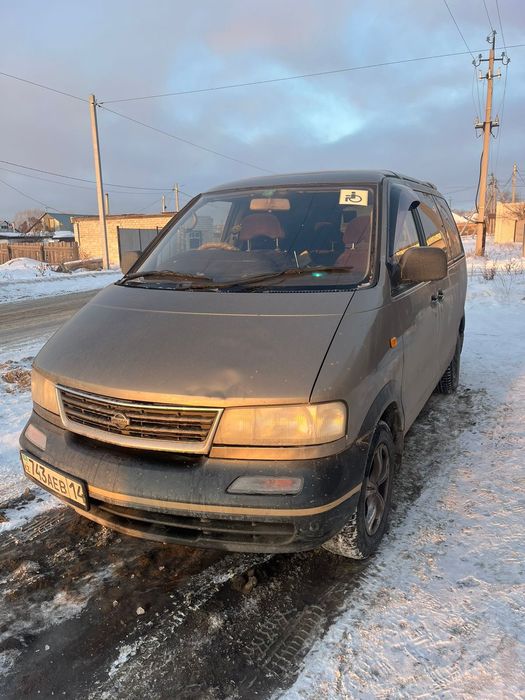 Продам Nissan largo
