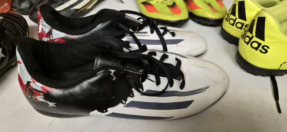 Бутонки за футбол