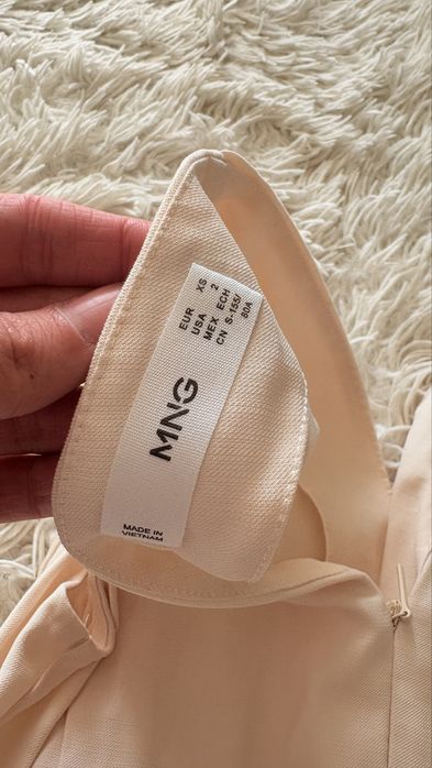 Платье с V- вырезом