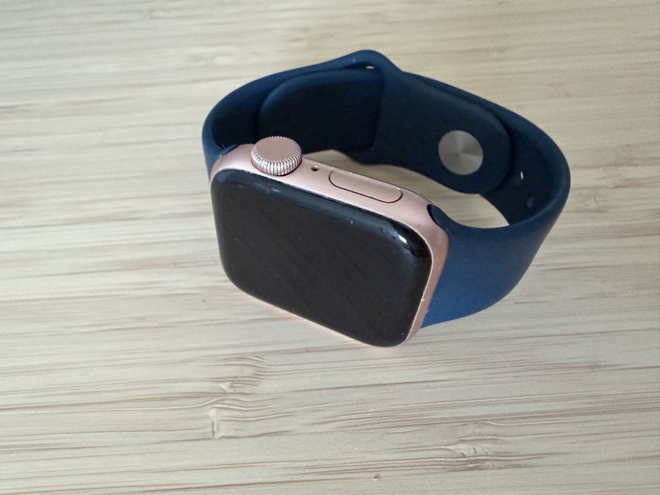 Apple Watch SE, 1st Gen