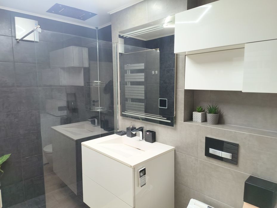 Vând apartament 4 camere langa Stadion