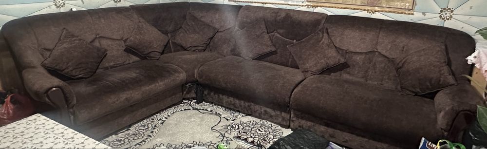 Уголок сотилади.